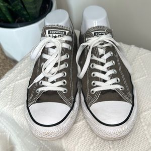 Mens 9, Womens 11 gray Converse All stars, great used condition